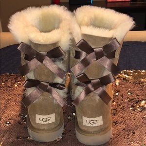 UGG Bailey Bow Short